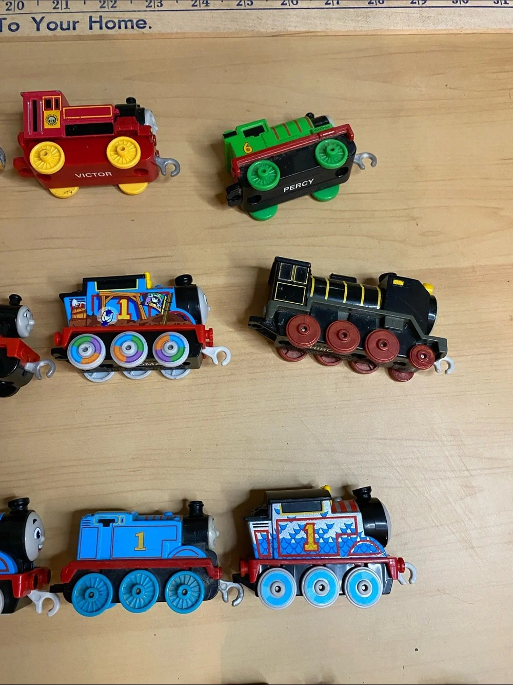 Lot vandal of 22 Thomas the Tank Engine cars various diecast